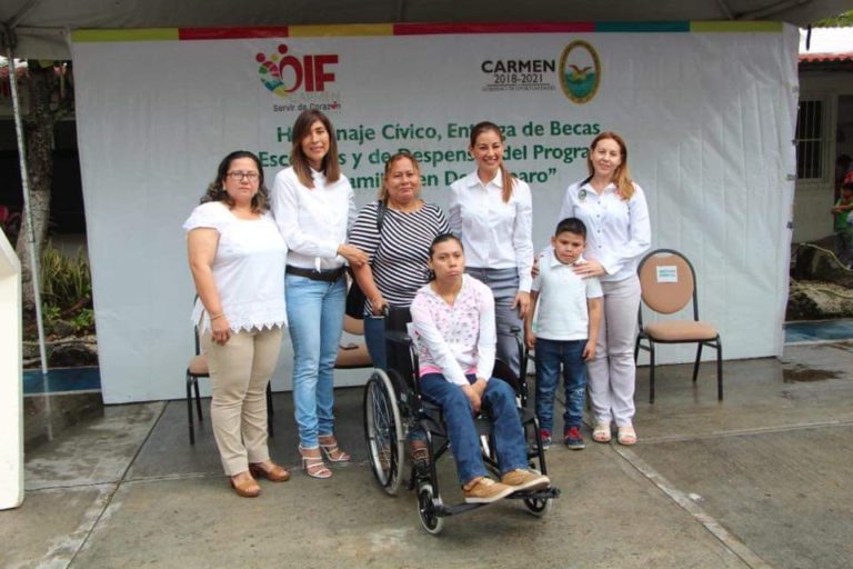 ENCABEZA VIRIDIANA SUÁREZ DE ROSAS EL PRIMER HOMENAJE CÍVICO DE 2020