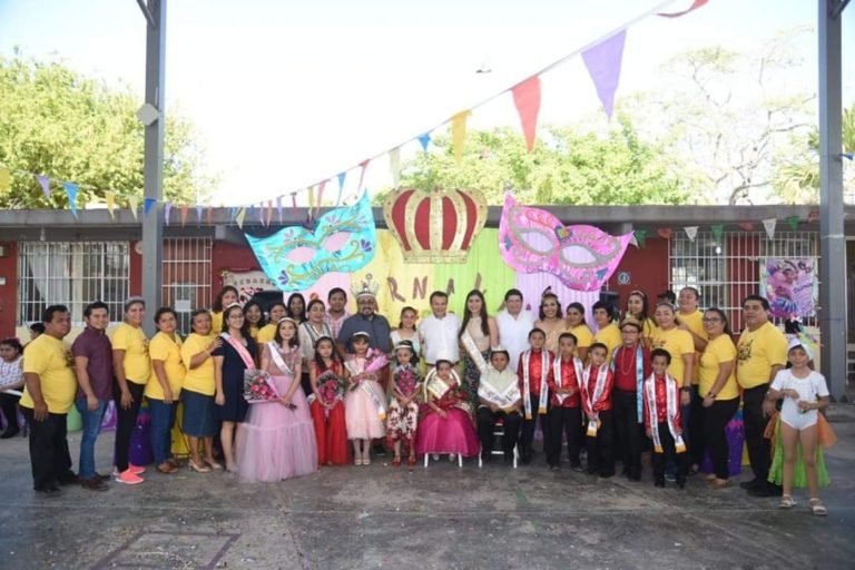 Reyes del Carnaval de la escuela Héctor Pérez Martínez