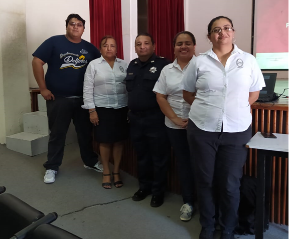 Conferencia a padres de alumnos del Campus II de la UNACAR