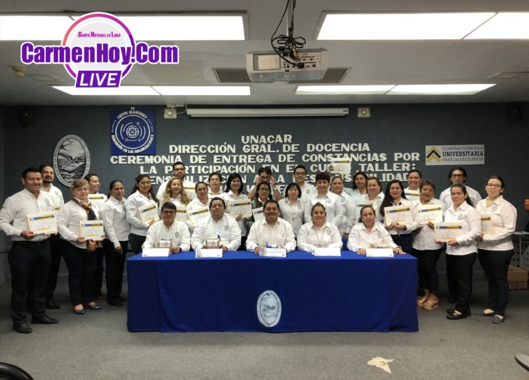 Se entregan constancias del curso taller de Responsabilidad Social Universitaria