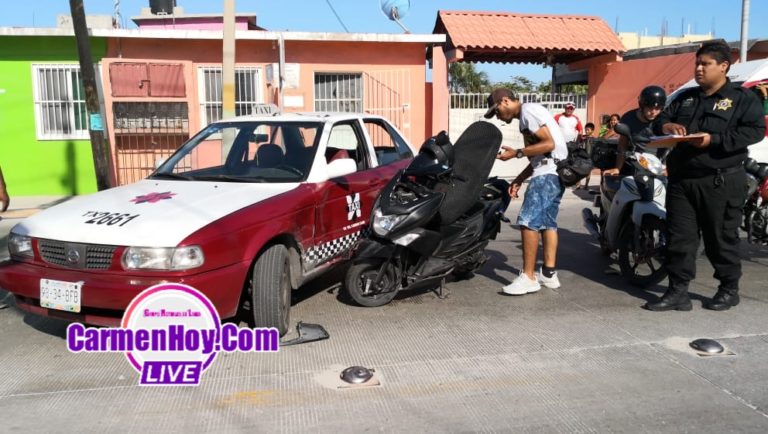 Taxista arrolla a mujer en su motocicleta