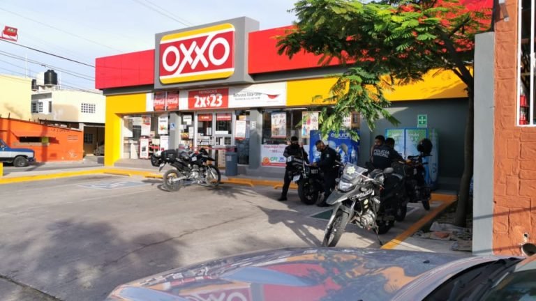 Asalto Oxxo burócratas.