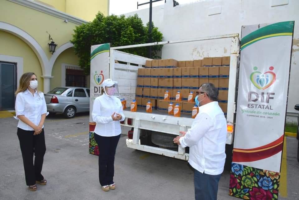 sueros, noticias, médicos, dif estatal, campeche - DIF Estatal entrega sueros hidratantes a personal médico - gobierno-de-campeche