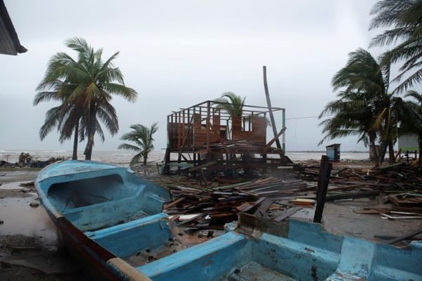 El poderoso huracán Iota tocó tierra en Nicaragua