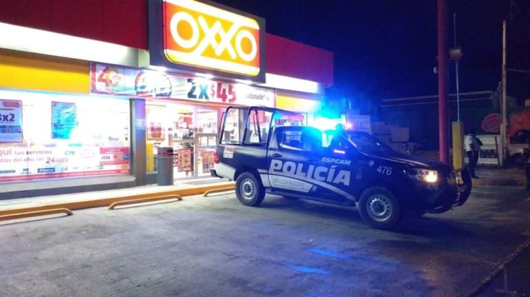 Asaltan oxxo de la Obrera