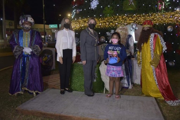 DIF Estatal entregó juguetes a niños campechanos por día de Reyes