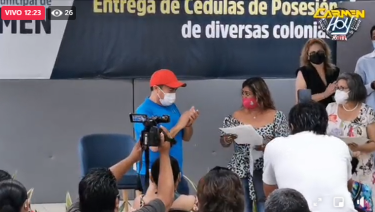 Entrega de Cédulas de Posesión de diversas colonias.