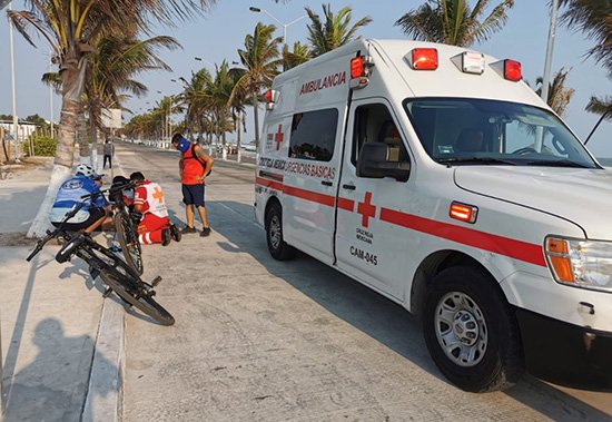 Ciclista se desmaya en Playa Norte