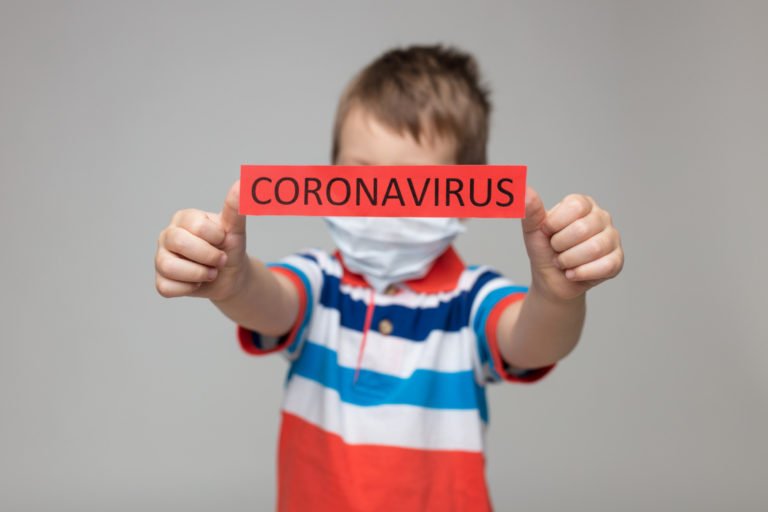 Cierra 1 de las 137 escuelas abiertas por contagio de coronavirus