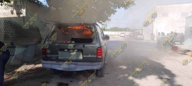 Grupo morenista queman camioneta