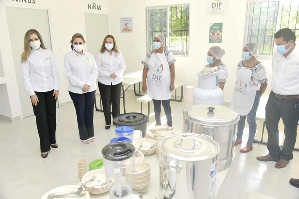 - DIF Estatal inauguró espacio de alimentación y entregó lentes, becas escolares en Champotón - gobierno-de-campeche