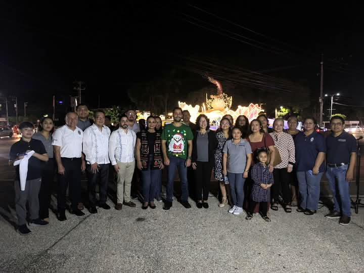 Inauguración de luces en glorieta del camarón