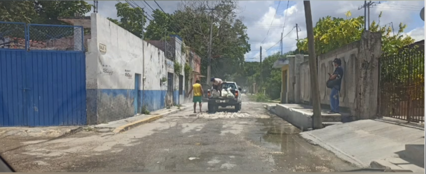 vecinos-tapan-baches-campeche