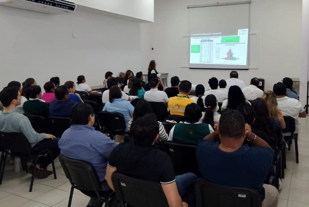 WhatsApp-Image-2025-07-31-at-19.14.47-1024x686 Capacitan a profesionales de la salud en Campeche para integrar el Equipo de Respuesta Rápida Estatal (ERRA)