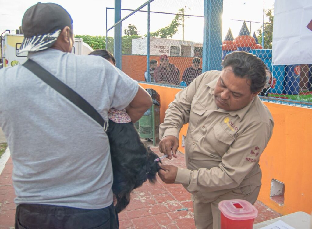 WhatsApp-Image-2025-08-18-at-3.23.00-PM-2-1024x753 Aplican más de 8 Mil vacunas antirrábicas en una semana
