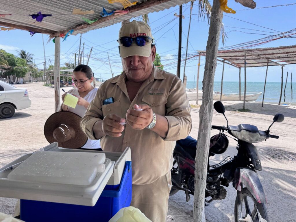 WhatsApp-Image-2025-08-26-at-10.55.14-AM-1-1024x768 Realizan jornada intensiva de vacunación antirrábica en #CARMEN