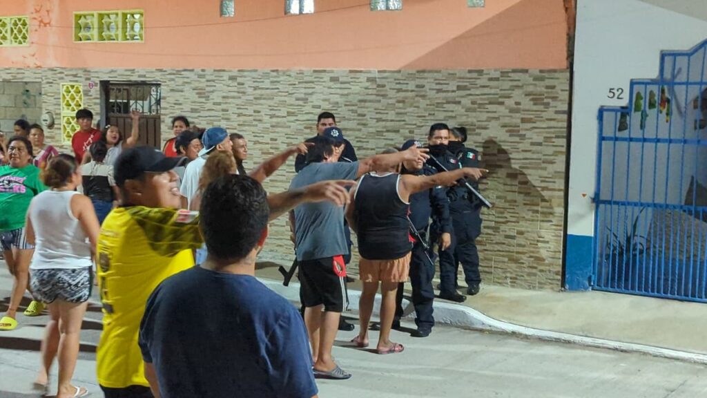 Imagen-de-WhatsApp-2025-09-13-a-las-10.39.13_86739cdd-1024x576 Conflicto vecinal desatado violento enfrentamiento en Cuidad del Carmen