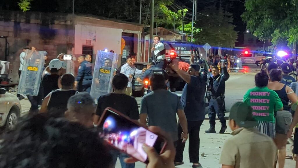 Imagen-de-WhatsApp-2025-09-13-a-las-10.39.15_e70b2f39-1024x576 Conflicto vecinal desatado violento enfrentamiento en Cuidad del Carmen