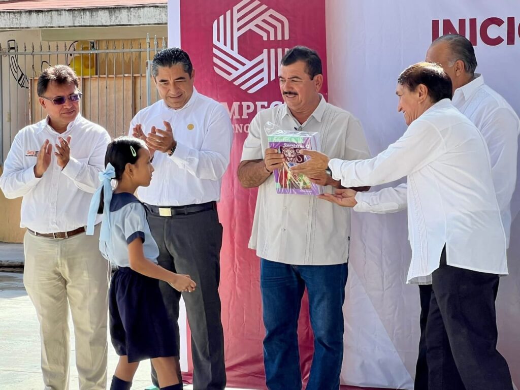 WhatsApp-Image-2025-09-01-at-11.11.13-AM-3-1024x768 Víctor Sarmiento Inaugura Ciclo Escolar 2025-2026 en primaria de Escárcega