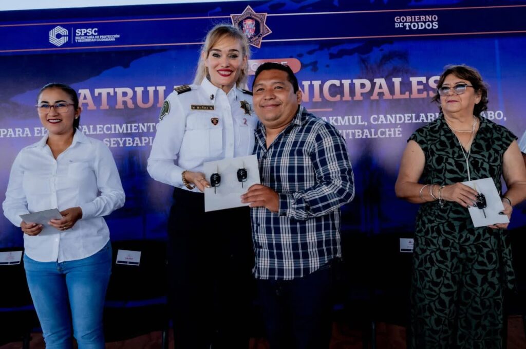 21006458-c3cb-4e8a-9887-f7d270e7d14c-1024x679 Con Inversión de Más de 14 Millones de Pesos Marcela Muñoz Entregó Patrullas a Calakmul, Calkiní, Candelaria, Dzitbalché, Hopelchén, Seybaplaya Y Tenabo