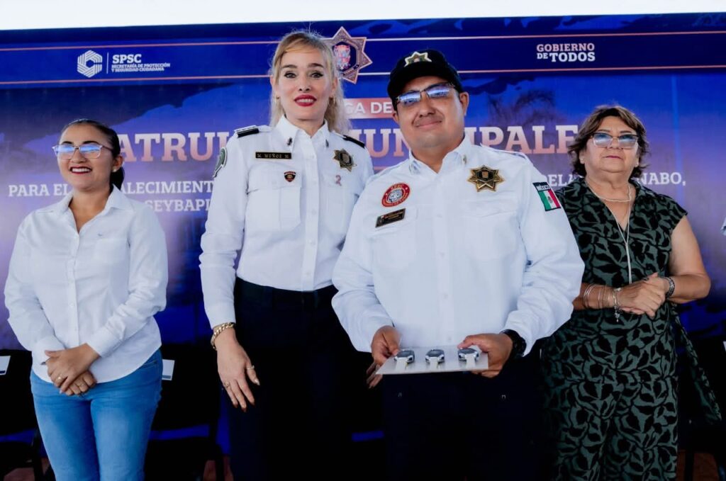 2dbf07f2-ec02-4a65-a63b-a8f590714f2e-1024x679 Con Inversión de Más de 14 Millones de Pesos Marcela Muñoz Entregó Patrullas a Calakmul, Calkiní, Candelaria, Dzitbalché, Hopelchén, Seybaplaya Y Tenabo