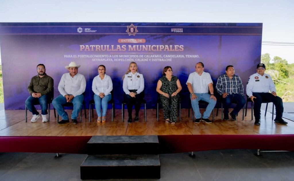 5431cffe-f09b-45ac-9b4f-b11beb39ec64-1024x632 Con Inversión de Más de 14 Millones de Pesos Marcela Muñoz Entregó Patrullas a Calakmul, Calkiní, Candelaria, Dzitbalché, Hopelchén, Seybaplaya Y Tenabo