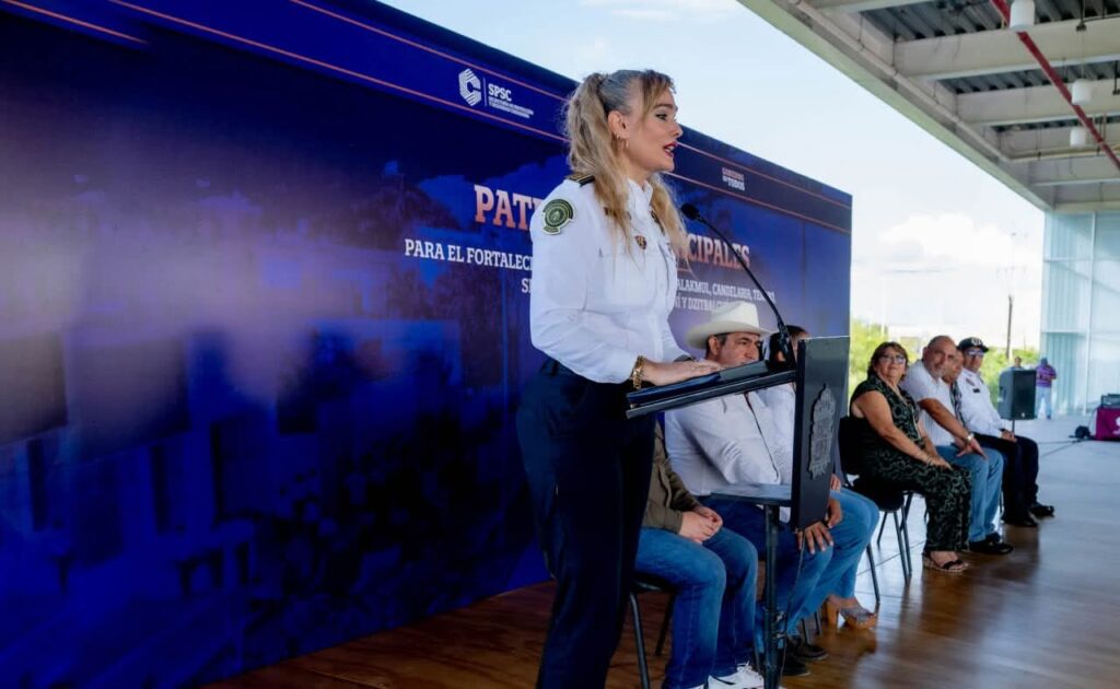 6045beb8-9c9d-45e8-bdaf-38c2ebceb772-1024x630 Con Inversión de Más de 14 Millones de Pesos Marcela Muñoz Entregó Patrullas a Calakmul, Calkiní, Candelaria, Dzitbalché, Hopelchén, Seybaplaya Y Tenabo