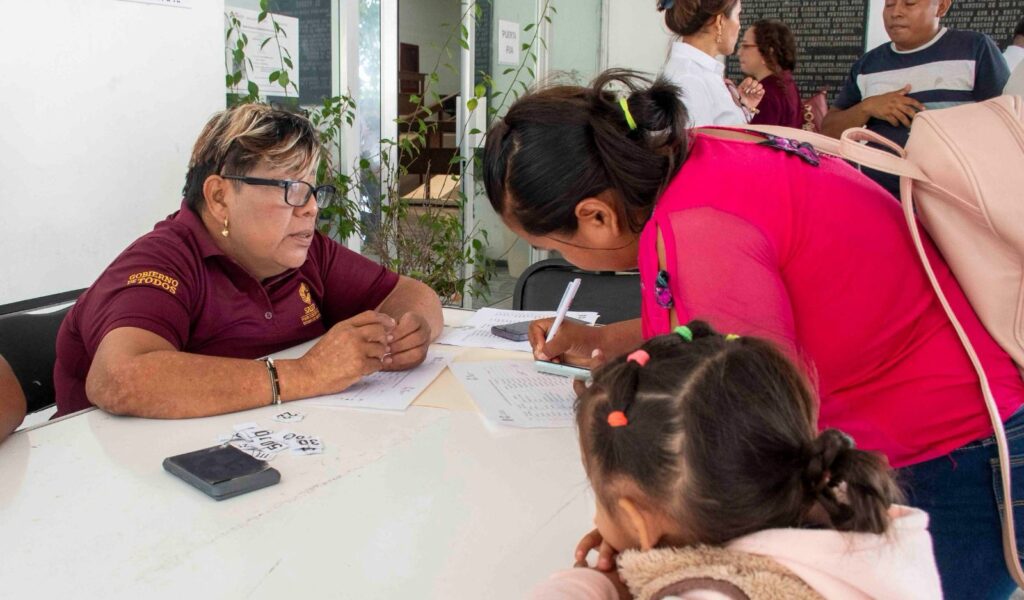 WhatsApp-Image-2025-10-02-at-8.57.10-PM-3-1024x600 Arranca en Campeche jornada de entrega de lentes de armazón de la ABP
