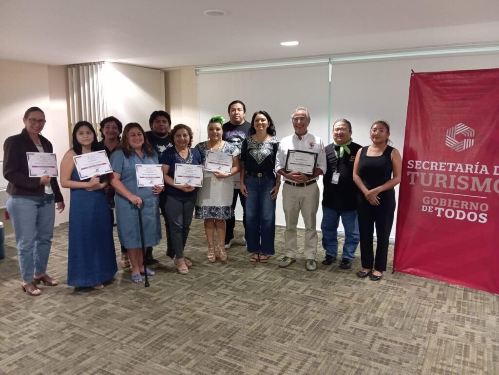 WhatsApp-Image-2025-10-06-at-2.45.19-PM-1-1024x770 Fortaleciendo la gestión pública: curso de elaboración de indicadores para el personal de la SECTUR