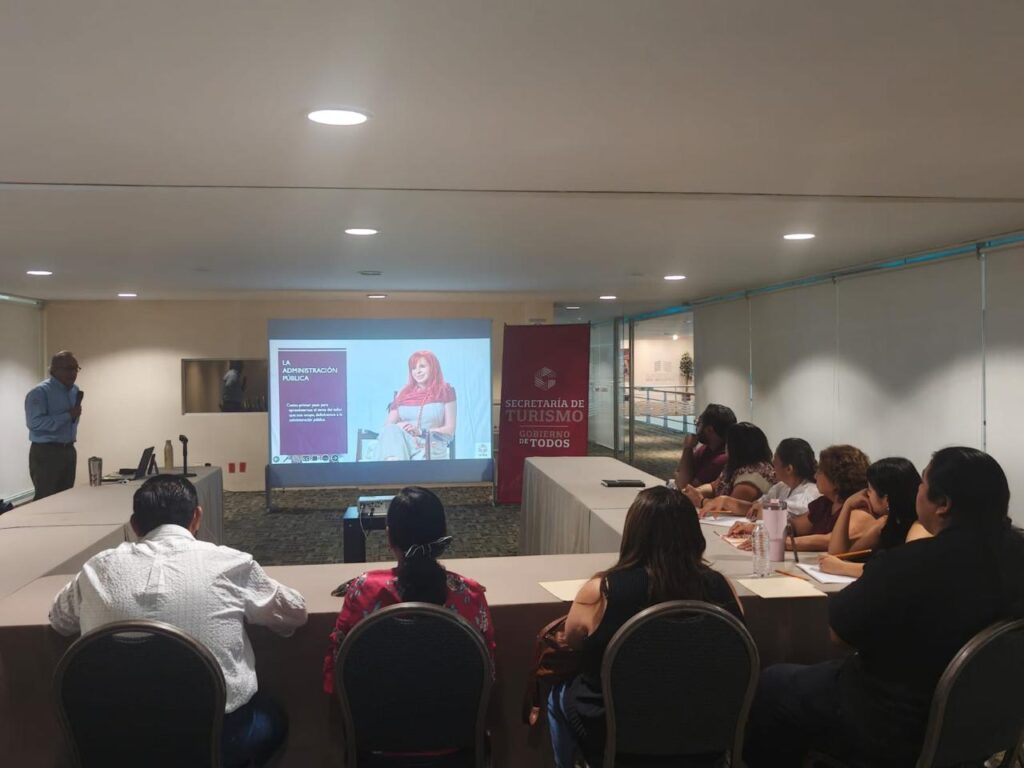 WhatsApp-Image-2025-10-06-at-2.45.19-PM-3-1024x768 Fortaleciendo la gestión pública: curso de elaboración de indicadores para el personal de la SECTUR