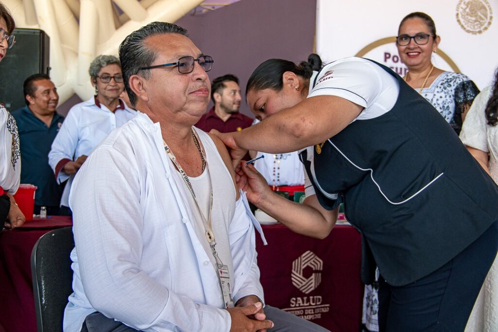 WhatsApp-Image-2025-10-13-at-8.08.45-PM-2-1024x683 Arranca Campaña de Vacunación Invernal 2025-2026