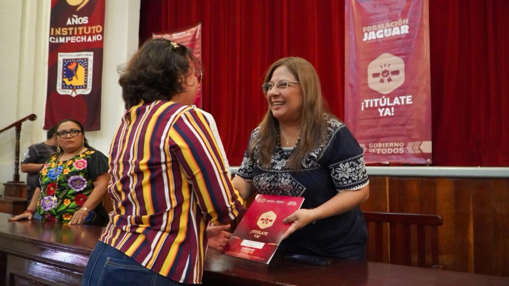 WhatsApp-Image-2025-10-14-at-7.19.37-PM-1-1024x576 Impulsa Bienestar la Titulación de Jóvenes Egresados con Apoyo Económico