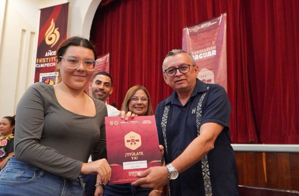 WhatsApp-Image-2025-10-14-at-7.19.37-PM-3-1024x672 Impulsa Bienestar la Titulación de Jóvenes Egresados con Apoyo Económico
