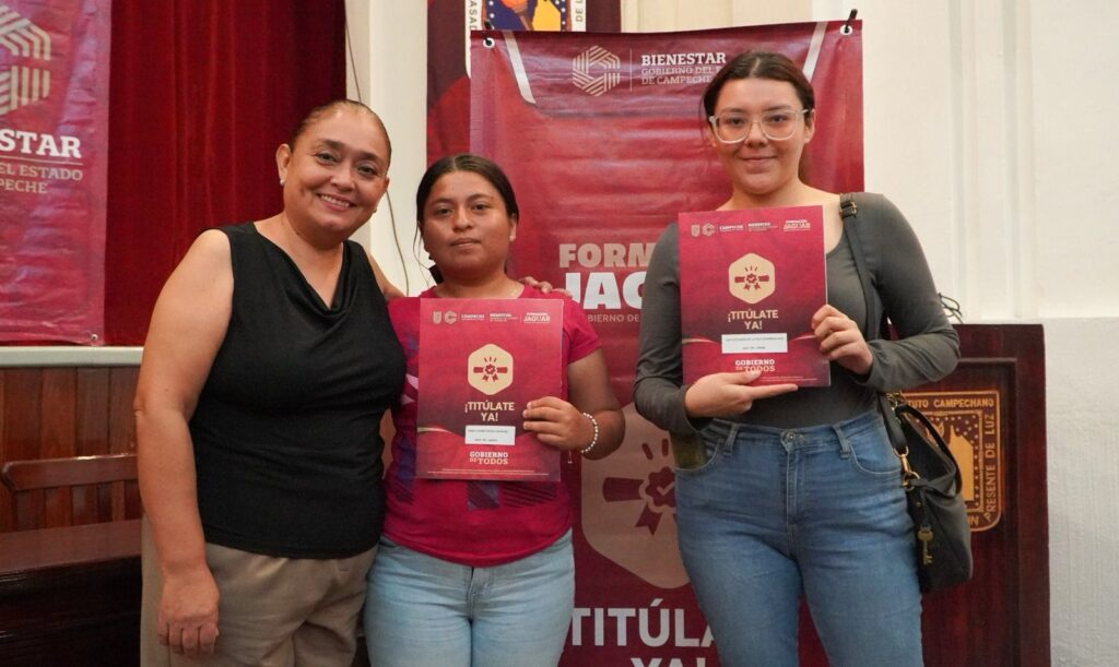 WhatsApp-Image-2025-10-14-at-7.19.37-PM-4-1024x611 Impulsa Bienestar la Titulación de Jóvenes Egresados con Apoyo Económico