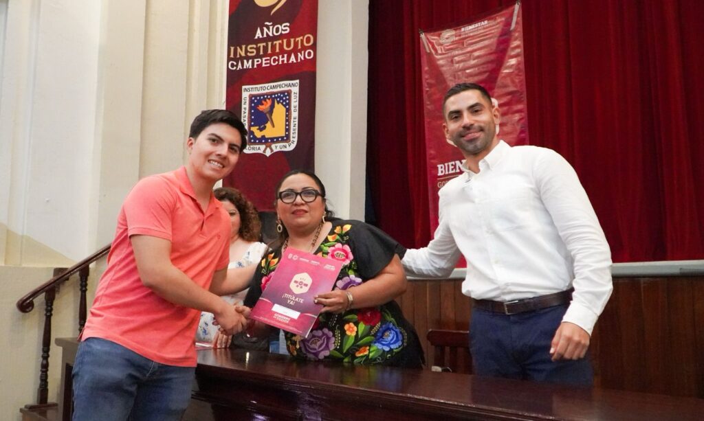 WhatsApp-Image-2025-10-14-at-7.19.37-PM-5-1024x613 Impulsa Bienestar la Titulación de Jóvenes Egresados con Apoyo Económico