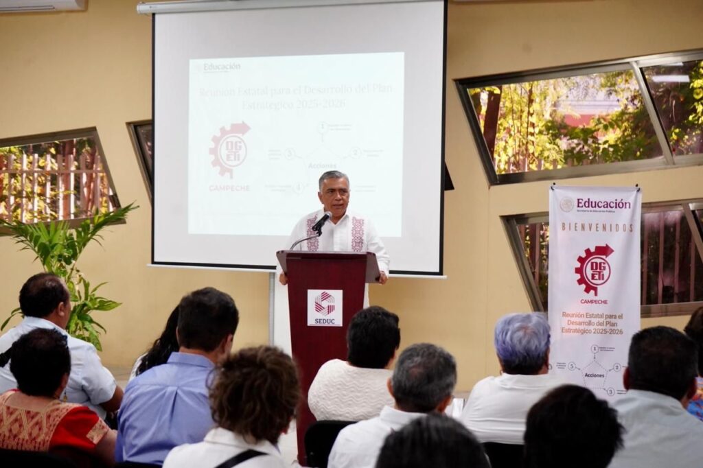 WhatsApp-Image-2025-10-16-at-12.39.42-PM-4-1024x682 Reunión Estatal de Directivos de la DGETI llega a su Clausura en Campeche