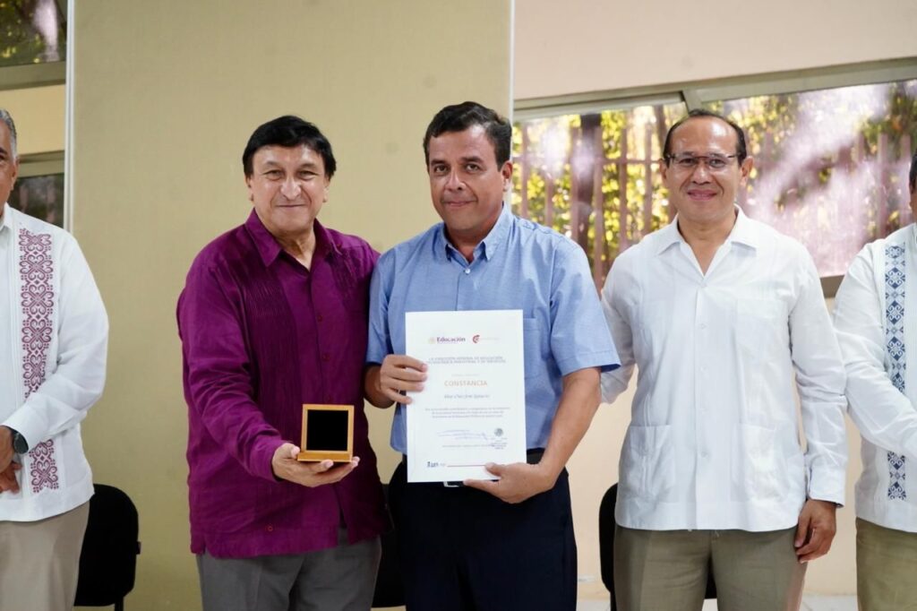 WhatsApp-Image-2025-10-16-at-12.39.42-PM-5-1024x682 Reunión Estatal de Directivos de la DGETI llega a su Clausura en Campeche