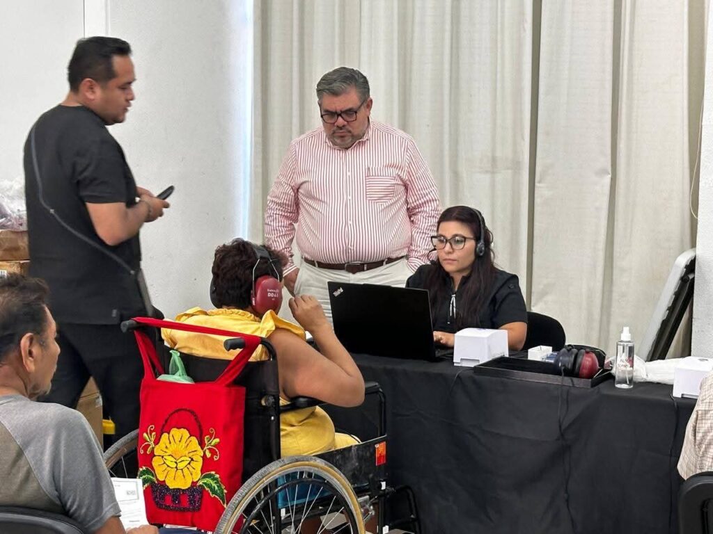 WhatsApp-Image-2025-10-19-at-11.13.00-PM-1024x768 Entrega ABP 313 Auxiliares Auditivos a 162 Campechanos de Escasos Recursos