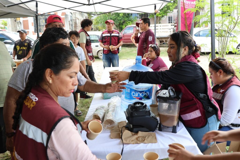 WhatsApp-Image-2025-10-20-at-4.26.14-PM-2-1024x682 Mercadito del Jaguar Llega a la Colonia 20 de Noviembre