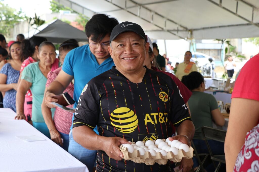 WhatsApp-Image-2025-10-20-at-4.26.15-PM-1-1024x682 Mercadito del Jaguar Llega a la Colonia 20 de Noviembre