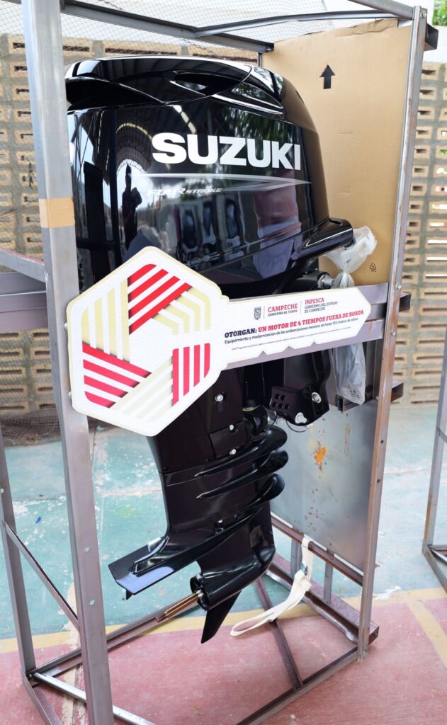 049cc348-d93b-4cda-9361-6b9fe2186226-631x1024 Entrega de Apoyos al Sector Pesquero en Isla Arena, Calkiní