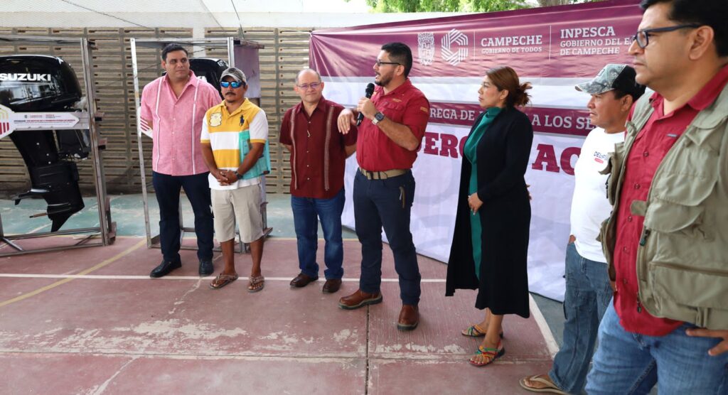 8d112ee2-f67d-4521-bd32-71aba7e85eb4-1024x556 Entrega de Apoyos al Sector Pesquero en Isla Arena, Calkiní