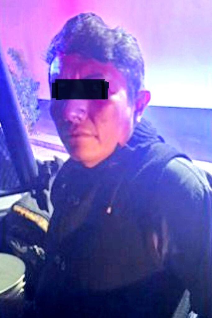 9f97c1a4-eb20-4abd-96dc-e9c9bd41a19a-683x1024 Policía Estatal Detienen a Par de Presuntos Sicarios que Dispararon Arma de Fuego Contra Bar Barba Azul del Malecón en San Román