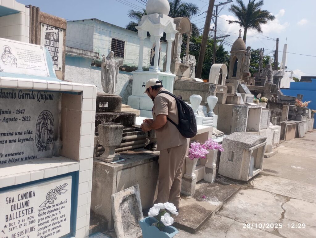 Imagen-de-WhatsApp-2025-10-31-a-las-17.53.57_7f578890-1024x771 Protegen Salud de Paliceños con Labores de Control del Mosquitos en Panteones