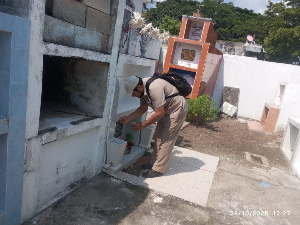 Imagen-de-WhatsApp-2025-10-31-a-las-17.53.57_c3b1b6ce-1024x771 Protegen Salud de Paliceños con Labores de Control del Mosquitos en Panteones