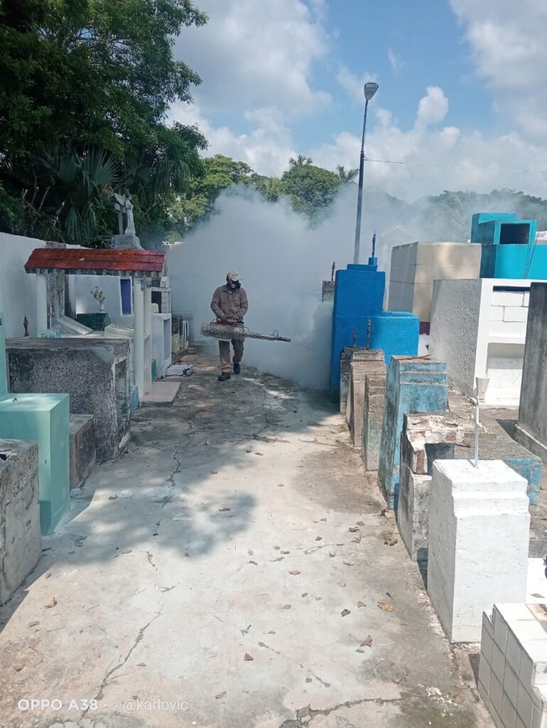 Imagen-de-WhatsApp-2025-10-31-a-las-17.53.58_3df383bc-770x1024 Protegen Salud de Paliceños con Labores de Control del Mosquitos en Panteones