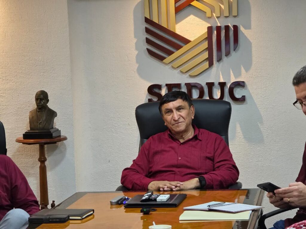 Imagen-de-WhatsApp-2025-11-01-a-las-18.13.56_02442dff-1024x768 Víctor Sarmiento Impulsa Programa Leo, Comprendo y transformo