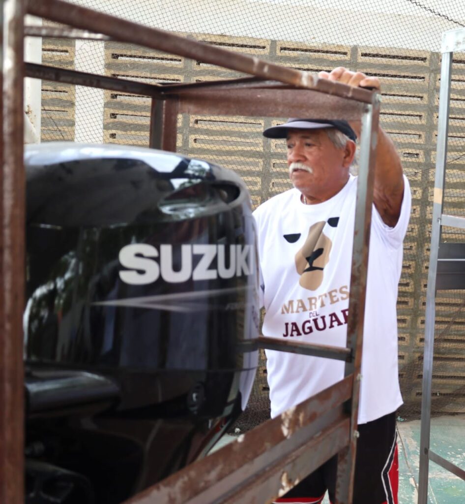 ac0a2319-5b28-42c7-9187-113499ea0fa9-946x1024 Entrega de Apoyos al Sector Pesquero en Isla Arena, Calkiní