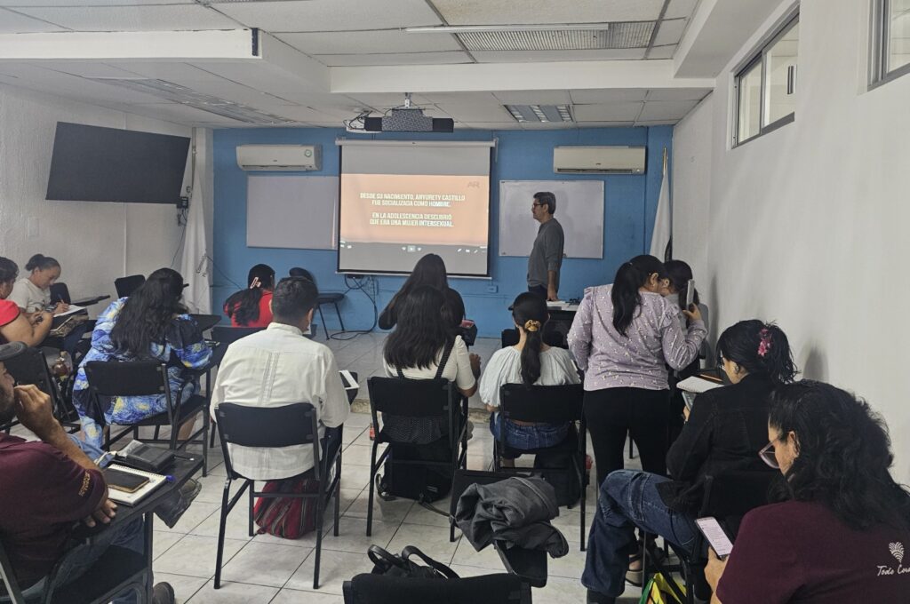 1764697106960-1024x680 GARANTIZAN ACCESO SIN DISCRIMINACIÓN EN LA ATENCIÓN MÉDICA A LAS PERSONAS LGBTTTI