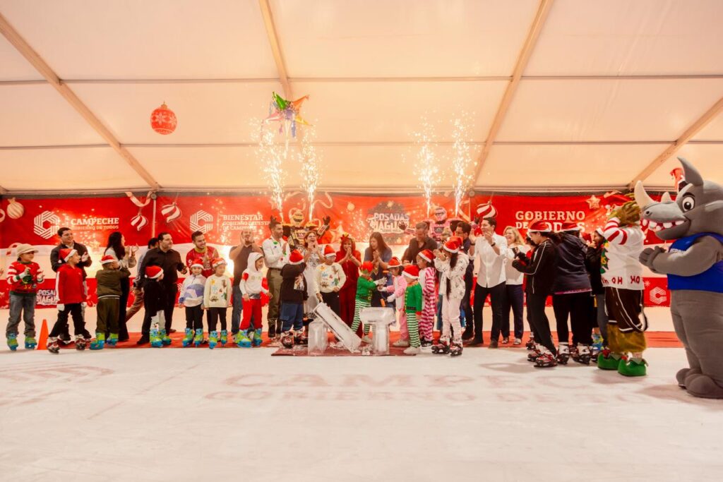 Imagen-de-WhatsApp-2025-12-17-a-las-08.15.46_1cedff11-1024x683 La Gobernadora, Layda Sansores, Aperturó la Pista de Hielo Como Parte de "Las Posadas del Jaguar" En El Foro Ah Kim Pech